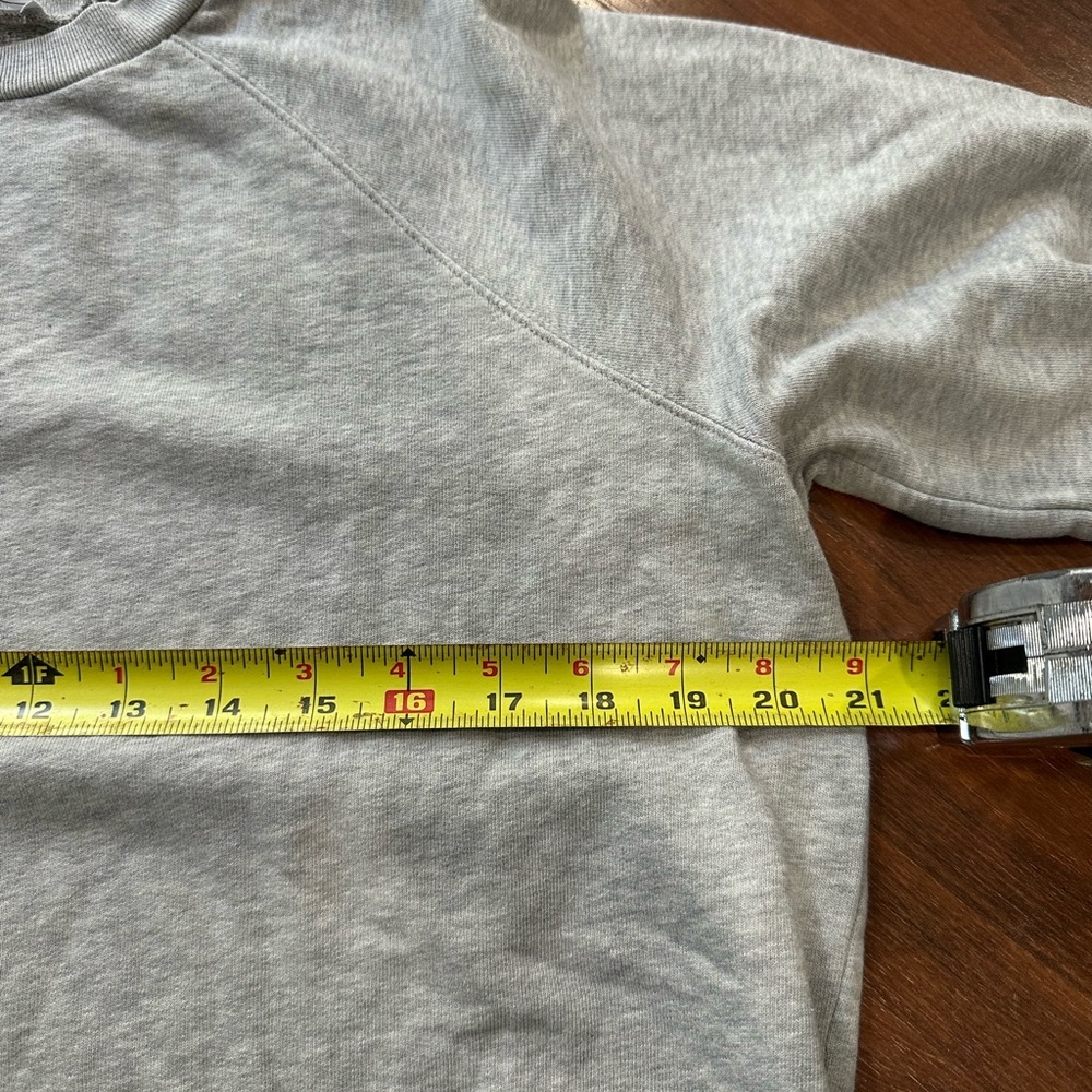 FRAME Scalloped Hem Crew Neck
Sweatshirt Sz SP Bishop Sleeve Cotton
Gray - Picture 8 of 10